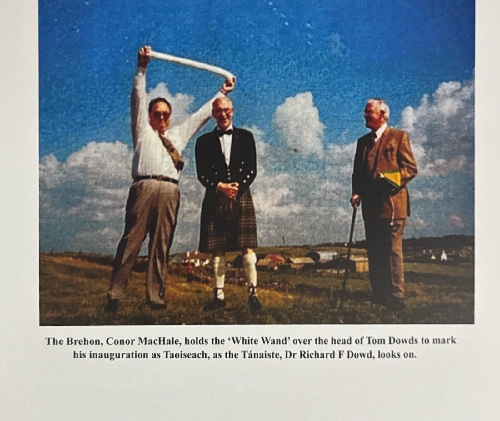 Inauguration of Taoiseach Thomas J Dowds at Cahirmore Fort, 3 September 2000